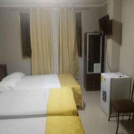 Hotel Premier Inn Manta Extérieur photo
